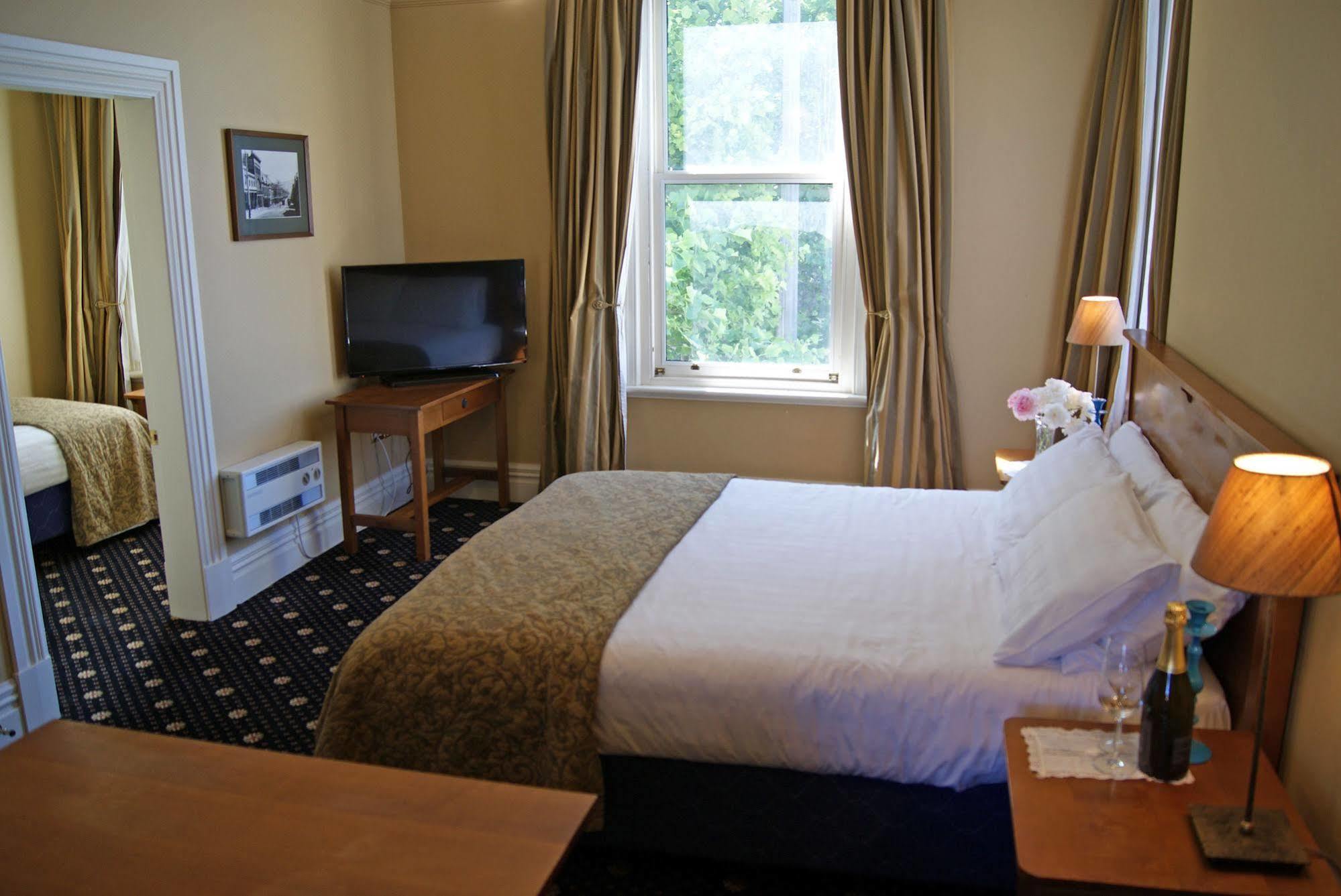 Highland House Boutique Hotel Dunedin Bagian luar foto